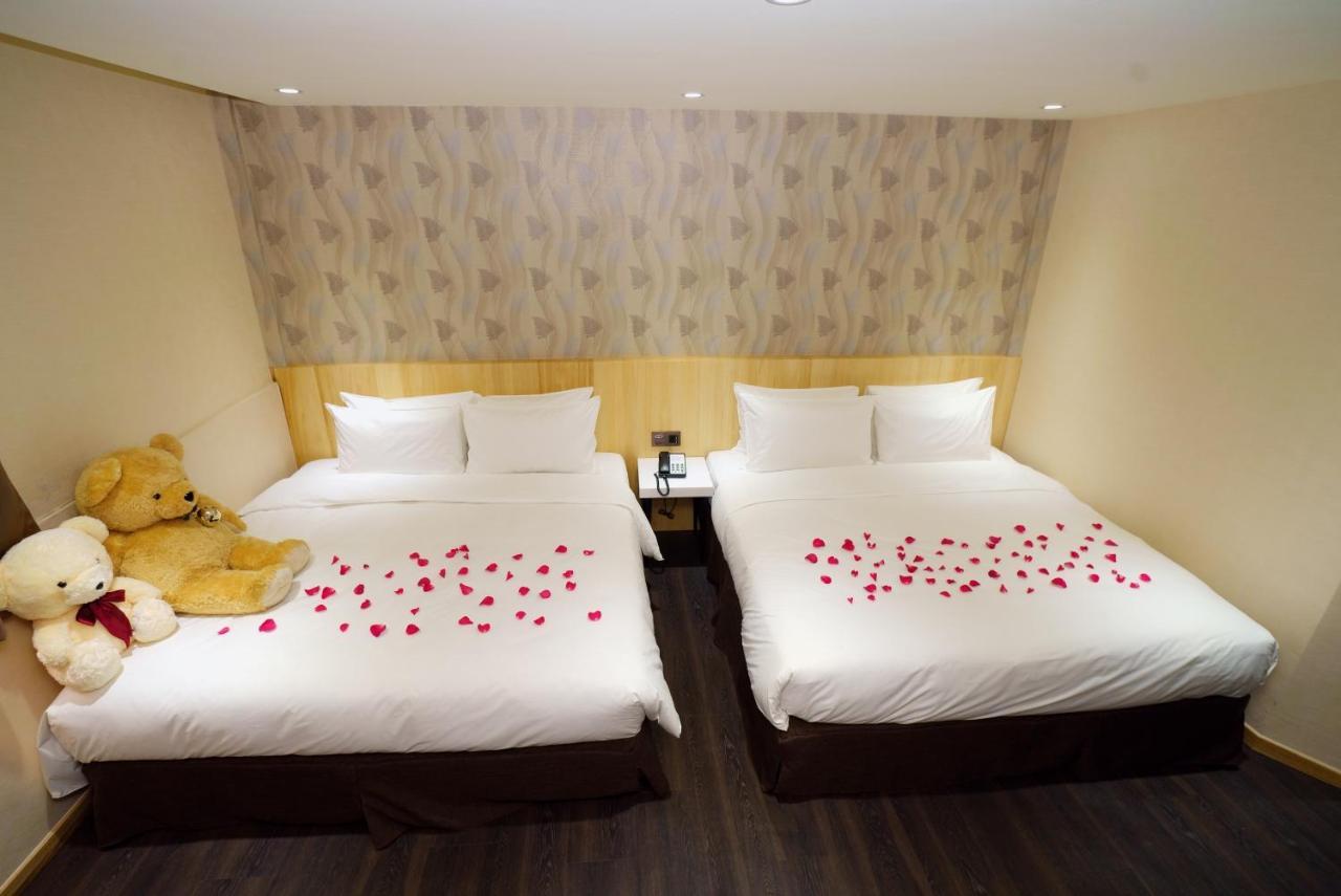 Red Hotel Юенлин Екстериор снимка