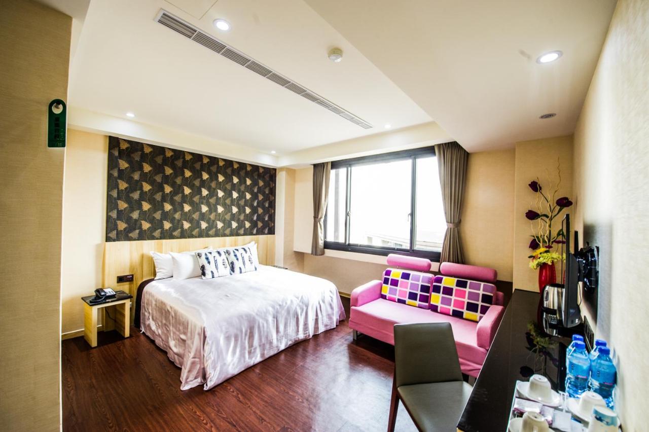 Red Hotel Юенлин Екстериор снимка