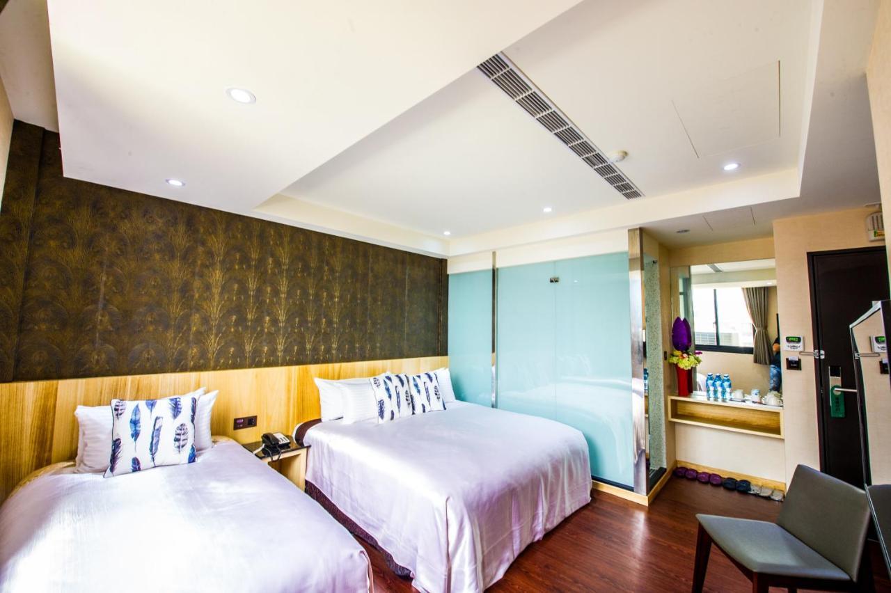 Red Hotel Юенлин Екстериор снимка