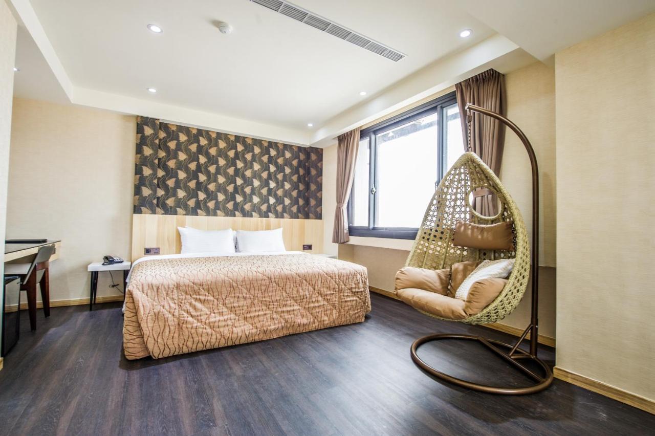 Red Hotel Юенлин Екстериор снимка