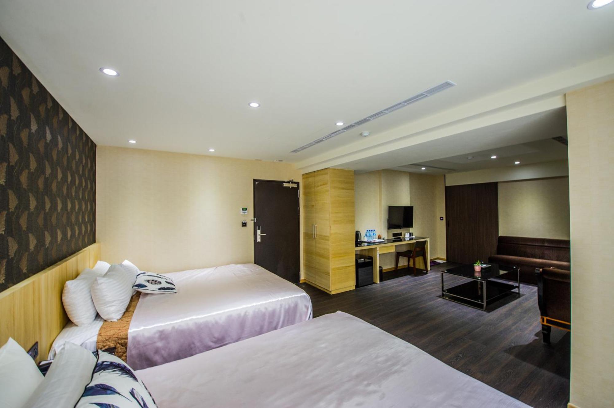 Red Hotel Юенлин Екстериор снимка