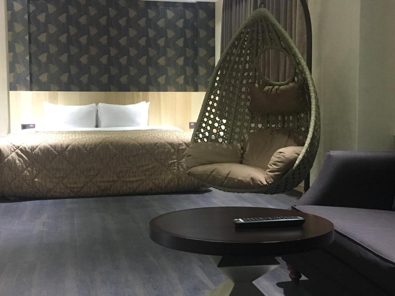 Red Hotel Юенлин Екстериор снимка